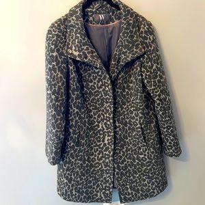 W, Wool blend gray leopard print coat